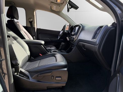 Used 2017 Chevrolet Colorado Z71 image 15