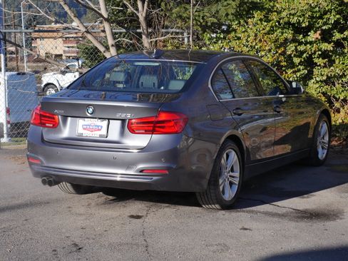 Used 2017 BMW 330i xDrive Sedan image 25