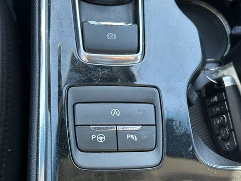 Used 2019 Ford Edge Titanium w/ Equipment Group 301A image 30