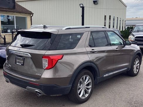 Used 2021 Ford Explorer Limited w/ Equipment Group 301A AWD/4WD image 4
