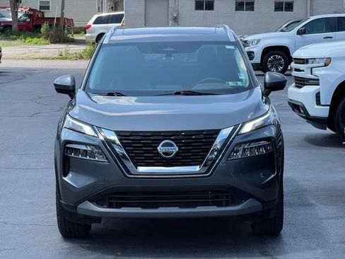 Used 2021 Nissan Rogue SV w/ Premium Package AWD/4WD image 2