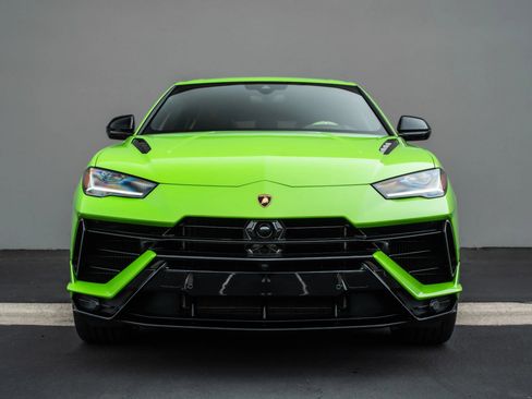 Used 2023 Lamborghini Urus S image 4
