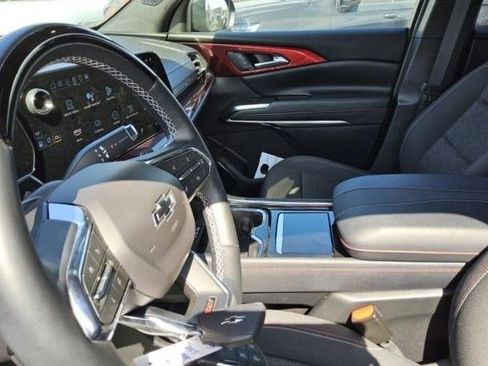 Used 2024 Chevrolet Traverse Z71 w/ Enhanced Driving Package image 6