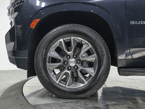 Used 2023 Chevrolet Suburban LS image 3
