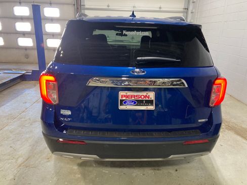 Used 2020 Ford Explorer XLT w/ Equipment Group 202A AWD/4WD image 14
