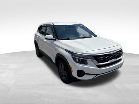 Used 2022 Kia Seltos LX AWD/4WD image 3