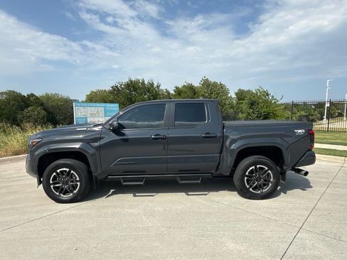 Used 2024 Toyota Tacoma TRD Sport AWD/4WD image 1