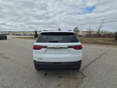 Used 2023 Chevrolet Traverse LT image 6