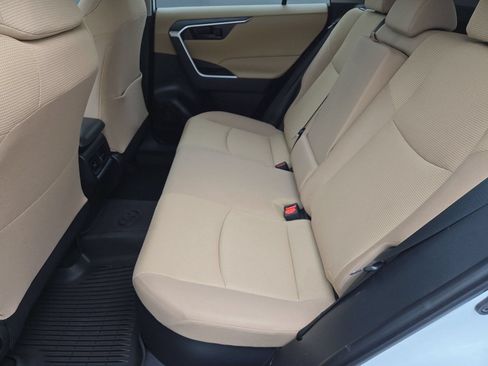 Certified 2025 Toyota RAV4 LE AWD/4WD image 17
