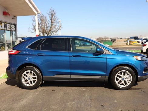 Used 2022 Ford Edge SEL w/ Convenience Package AWD/4WD image 4