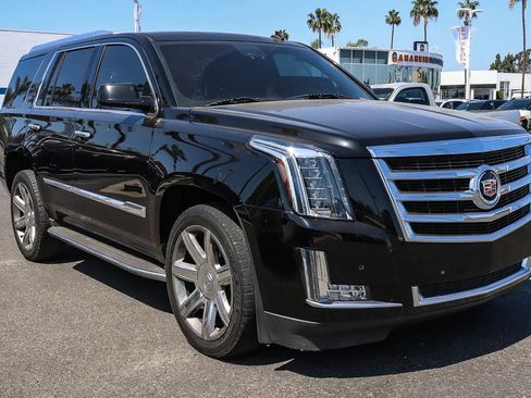 Used 2015 Cadillac Escalade Luxury AWD/4WD image 18