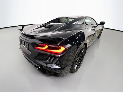 Used 2023 Chevrolet Corvette Stingray w/ Z51 Performance Package image 4