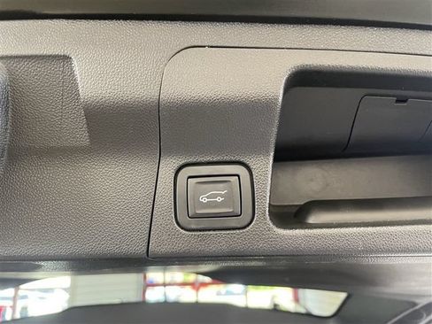 Used 2017 GMC Acadia Denali w/ Technology Package AWD/4WD image 43