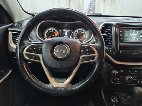Used 2017 Jeep Cherokee Sport AWD/4WD image 19