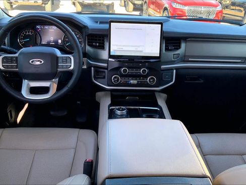 Used 2024 Ford Expedition Max XLT image 15