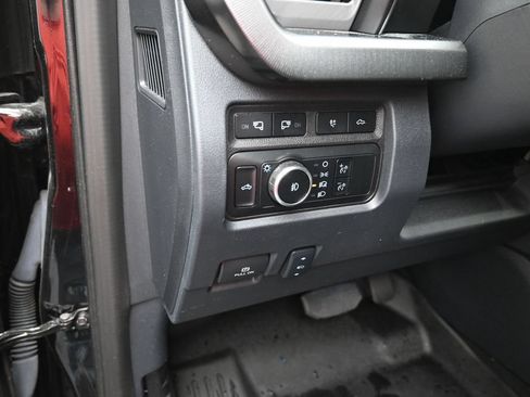 Used 2024 Ford F250 Platinum AWD/4WD image 13
