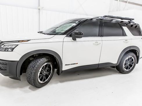 Used 2024 Nissan Pathfinder Rock Creek AWD/4WD image 3
