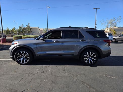 Certified 2022 Ford Explorer ST-Line w/ Class IV Trailer Tow Package image 3