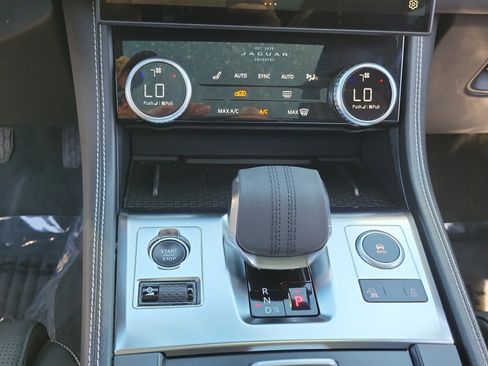 Used 2024 Jaguar F-PACE R-Dynamic S AWD/4WD image 22