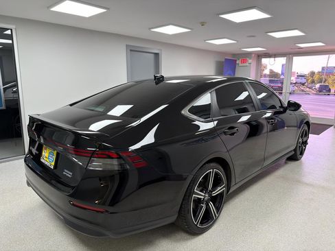 Used 2024 Honda Accord Sport image 3