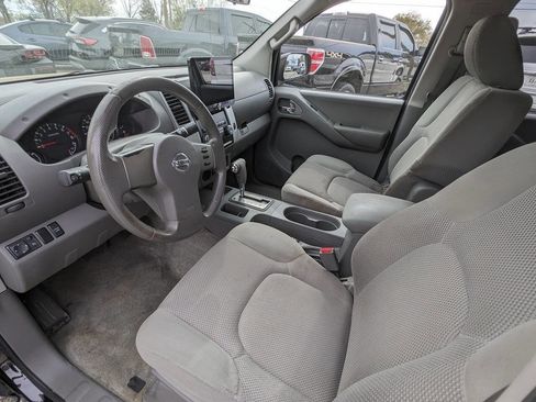 Used 2012 Nissan Frontier SV image 14