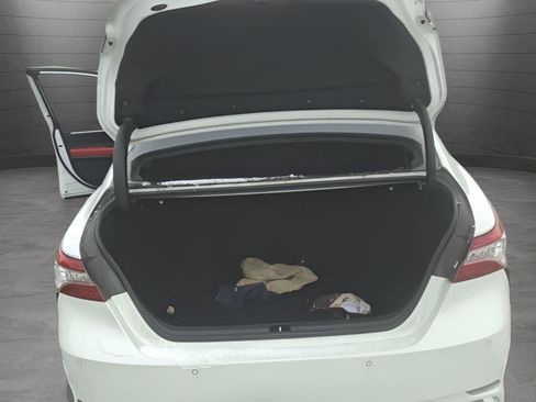 Used 2018 Toyota Camry XSE image 41