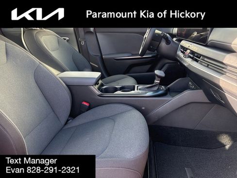 Used 2025 Kia K4 LXS image 28