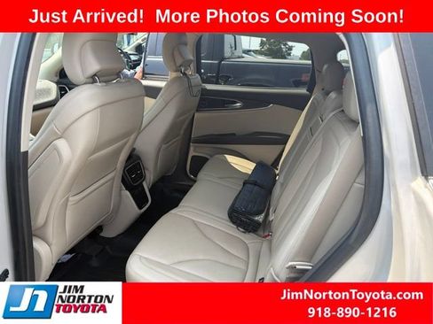 Used 2019 Lincoln Nautilus Reserve FWD image 6