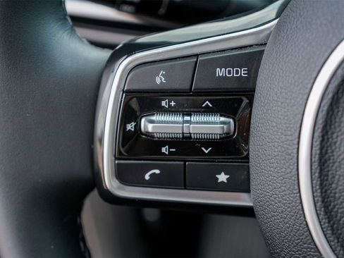 Used 2025 Kia Sorento EX image 25