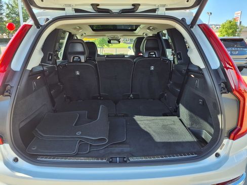 Used 2025 Volvo XC90 B5 Core w/ Protection Package AWD/4WD image 11