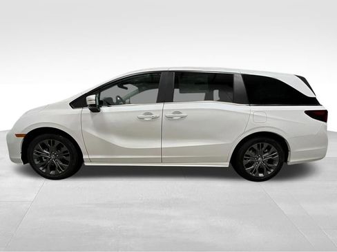 New 2026 Honda Odyssey Touring image 2