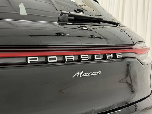 Certified 2025 Porsche Macan image 63