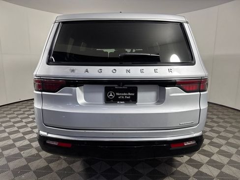 Used 2024 Jeep Wagoneer Series II w/ Flexible Seating Group AWD/4WD image 5