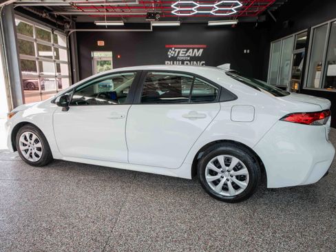 Used 2024 Toyota Corolla LE image 2