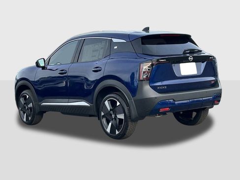 New 2026 Nissan Kicks SR FWD image 2