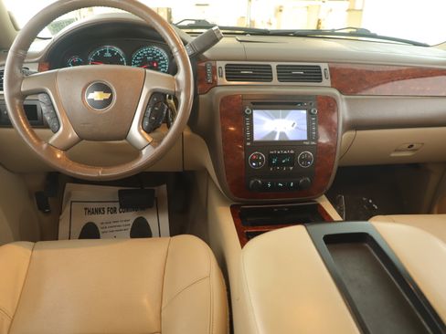 Used 2013 Chevrolet Suburban LTZ image 20