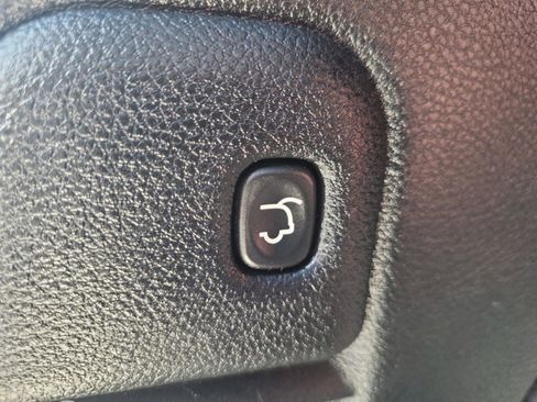 Used 2017 Jeep Grand Cherokee Limited w/ Luxury Group II image 8