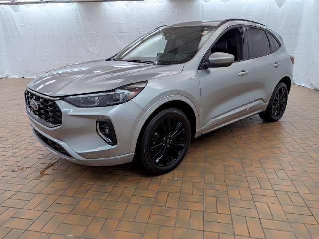 Certified 2023 Ford Escape ST-Line Elite AWD/4WD image 3