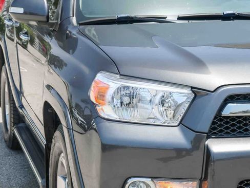Used 2011 Toyota 4Runner SR5 w/ Convenience Pkg RWD image 4