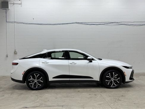 Used 2024 Toyota Crown XLE image 9