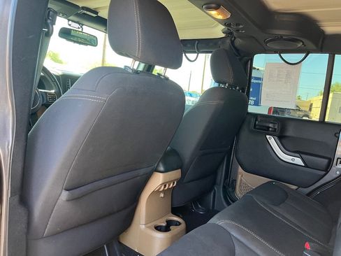 Used 2014 Jeep Wrangler Unlimited Sahara w/ Connectivity Group AWD/4WD image 25