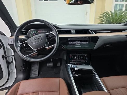 Used 2024 Audi Q8 e-tron Premium Plus w/ Premium Plus Package image 12