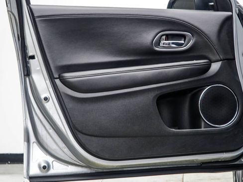 Used 2019 Honda HR-V Touring image 32