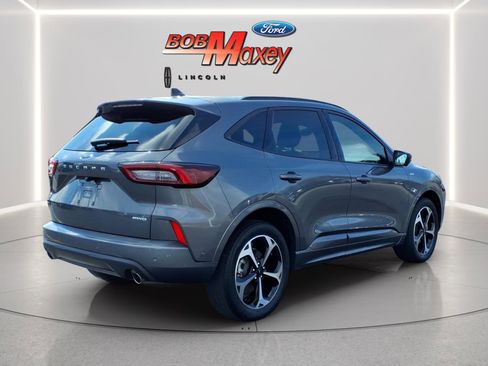Used 2023 Ford Escape ST-Line Elite w/ Premium Technology Package AWD/4WD image 4