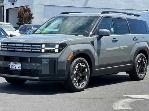 Certified 2025 Hyundai Santa Fe SEL image 7