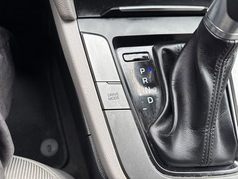 Used 2018 Hyundai Elantra SEL image 20