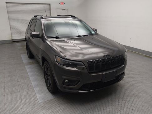 Used 2019 Jeep Cherokee Latitude Plus AWD/4WD image 13