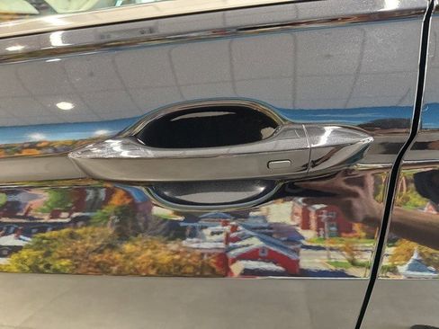 Used 2024 Volkswagen Tiguan SE image 14