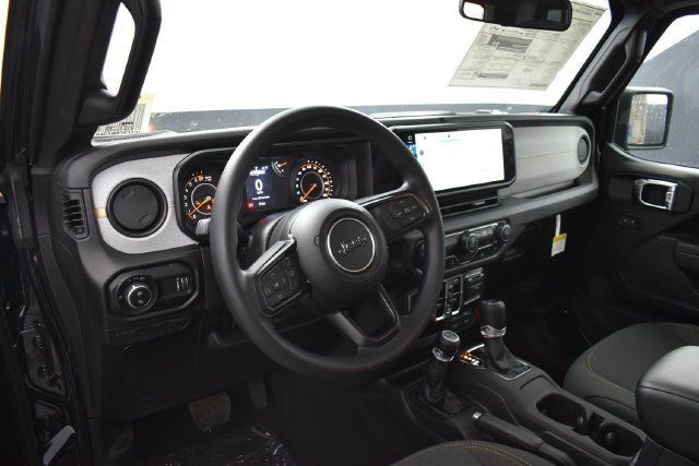 Used 2025 Jeep Gladiator Sport AWD/4WD image 15