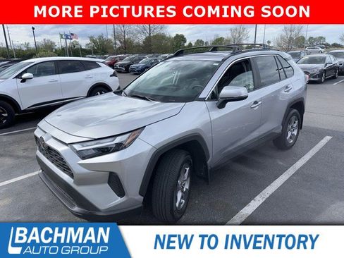 Used 2025 Toyota RAV4 XLE w/ Convenience Package image 4